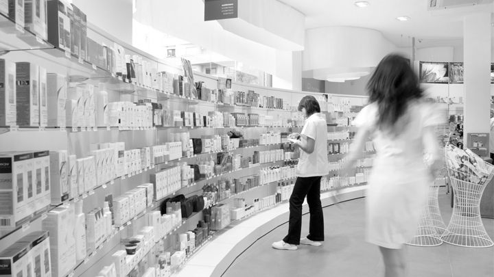 ¿Puede cualquier persona comprar una farmacia?