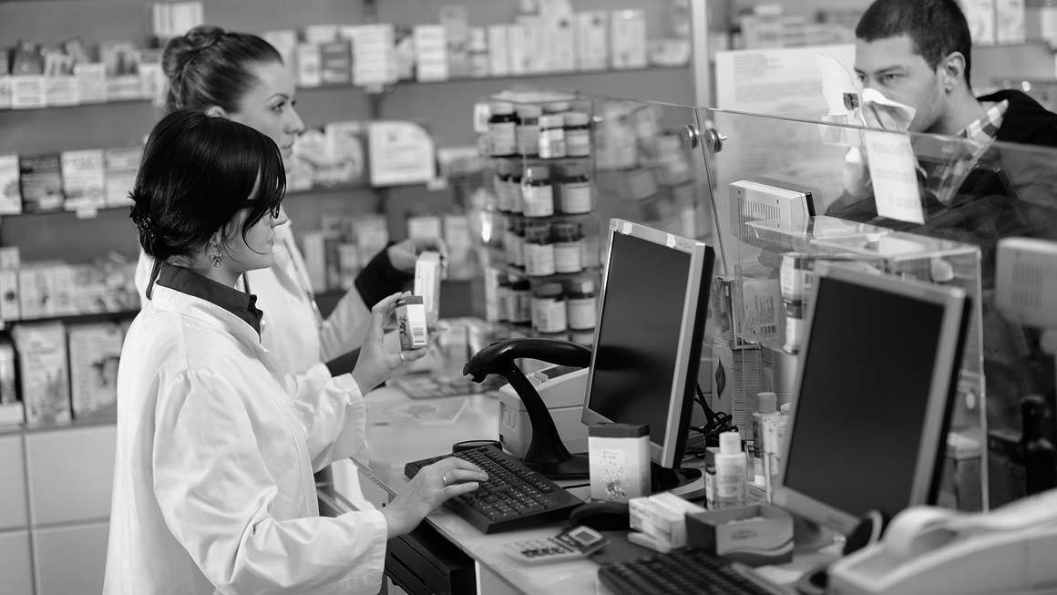 La recuperación del sector farmacéutico se inicia aunque farmacias pequeñas siguen en riesgo